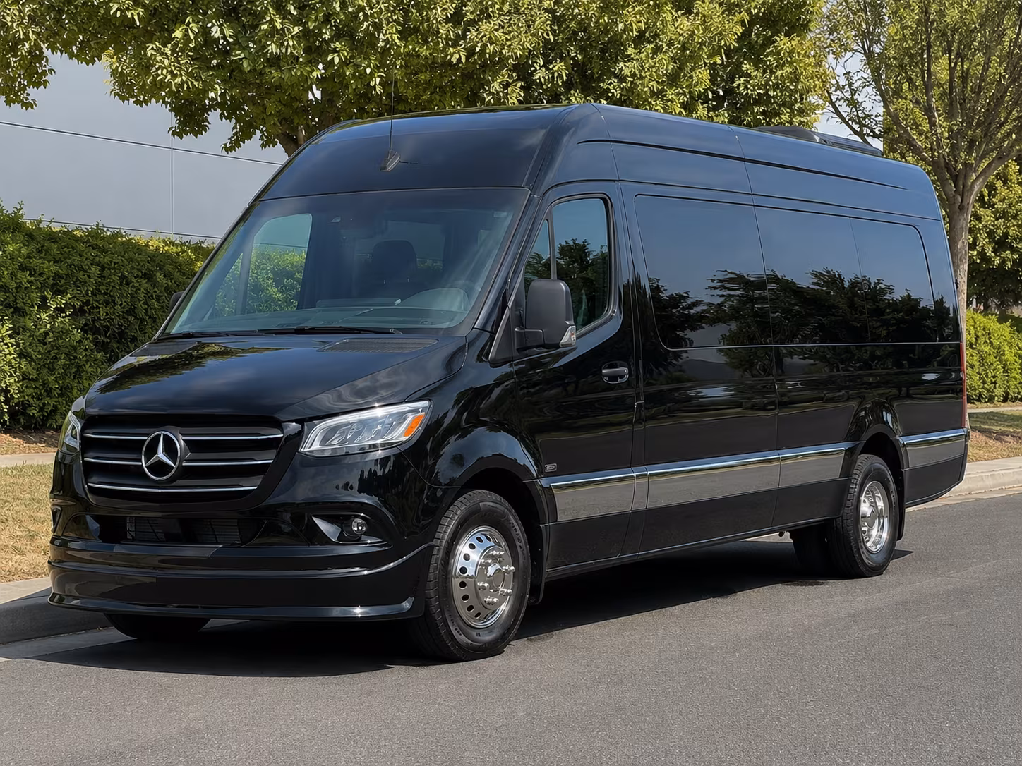 find the perfect transportation for your next airport transfer 4
